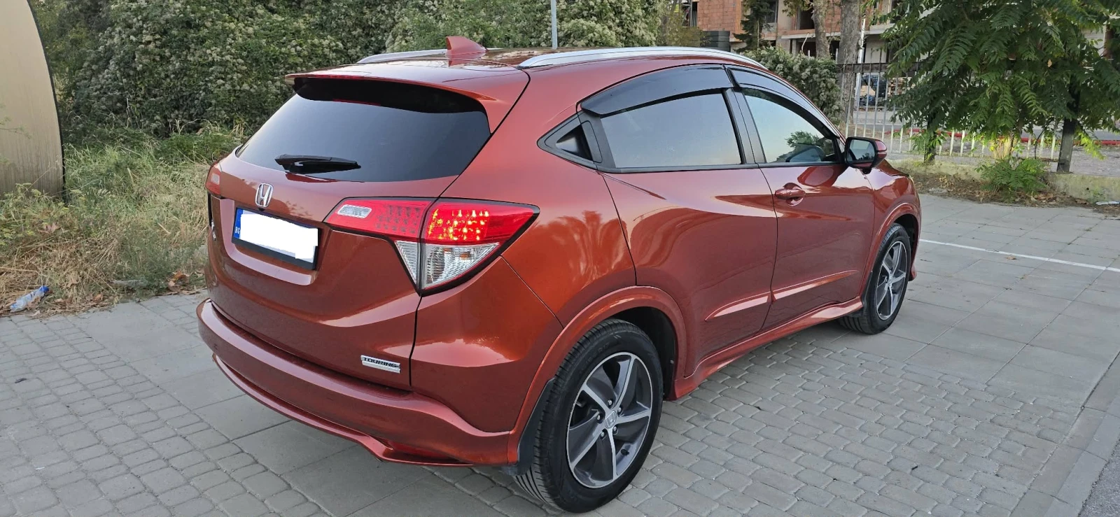 Honda Hr-v 1.8 Touring, 4x4, кожен салон, лед фарове, снимка 4 - Автомобили и джипове - 55934474