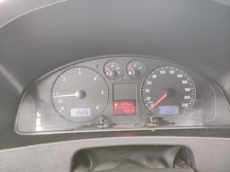 VW T5 1.9 дизел , снимка 16 - Бусове и автобуси - 52622305