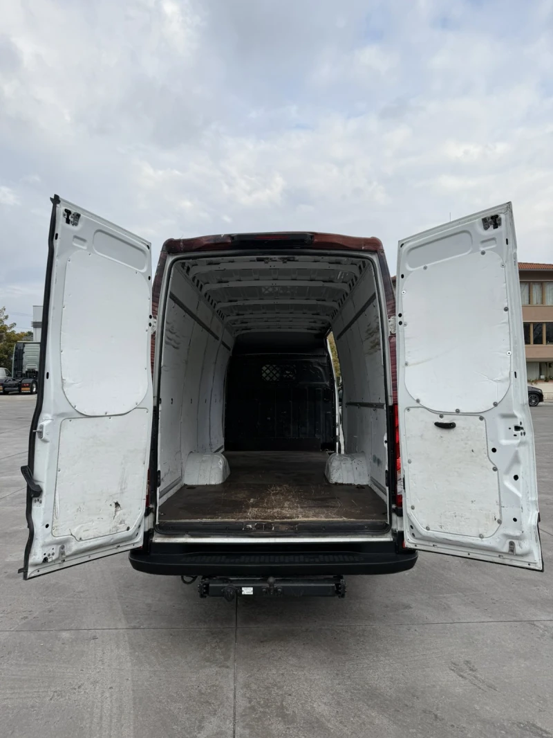 Iveco 35c17 Перфектен, дълга база и висок, с двойни гуми!, снимка 8 - Бусове и автобуси - 52052553