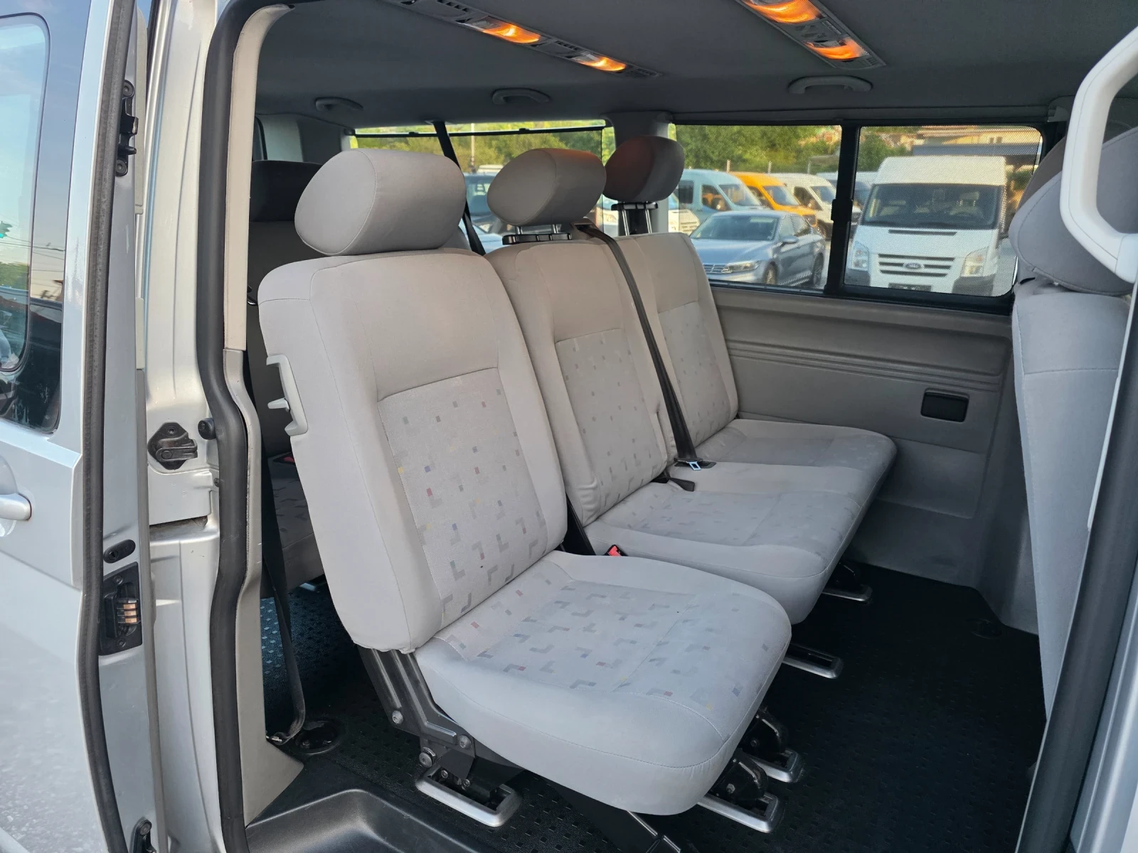 VW Caravelle 2.5tdi 8+ 1, снимка 15 - Бусове и автобуси - 54772616