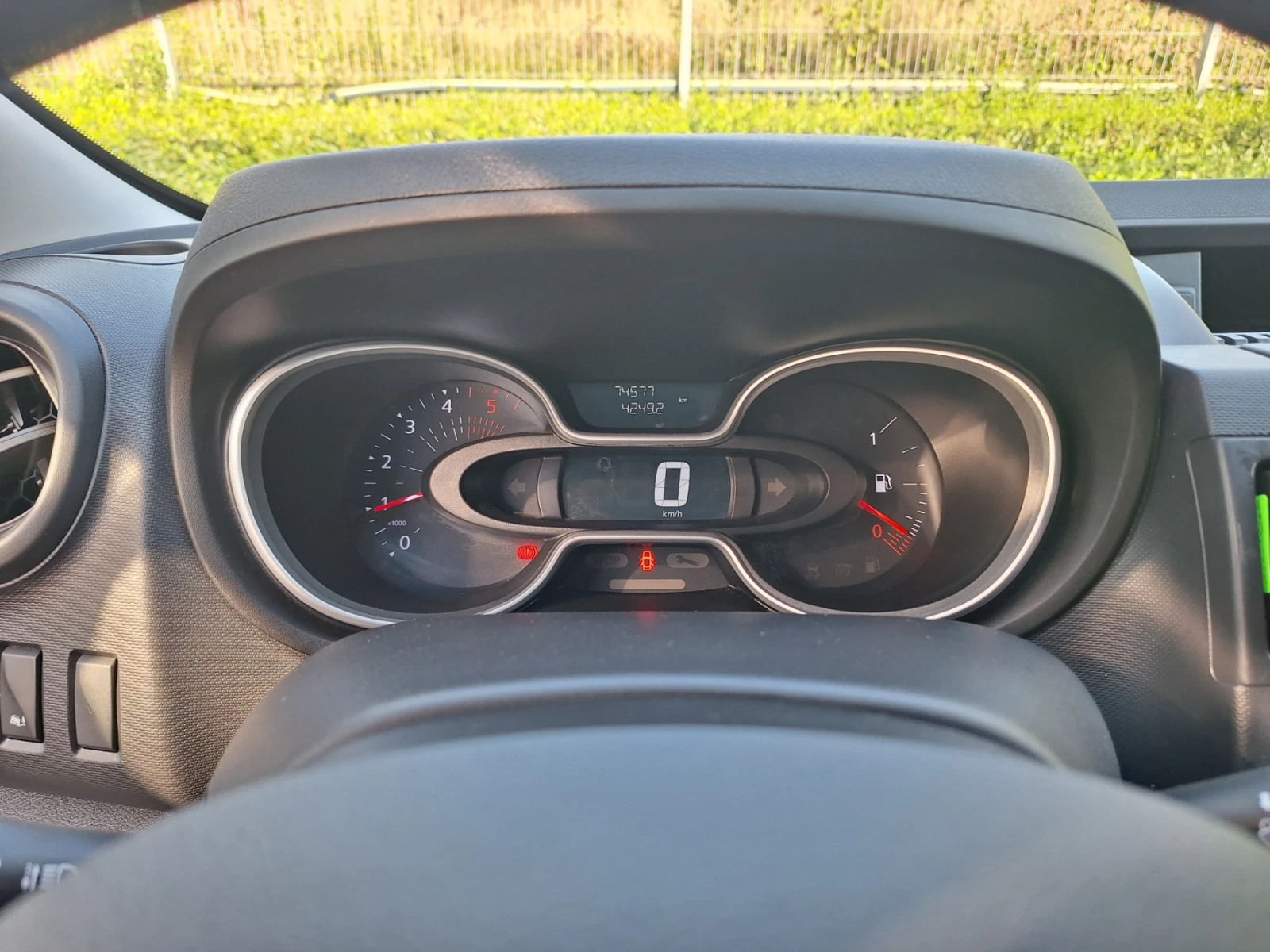 Renault Trafic 2.0dCi/145к.с./L1H1/Life, снимка 10 - Бусове и автобуси - 56069623