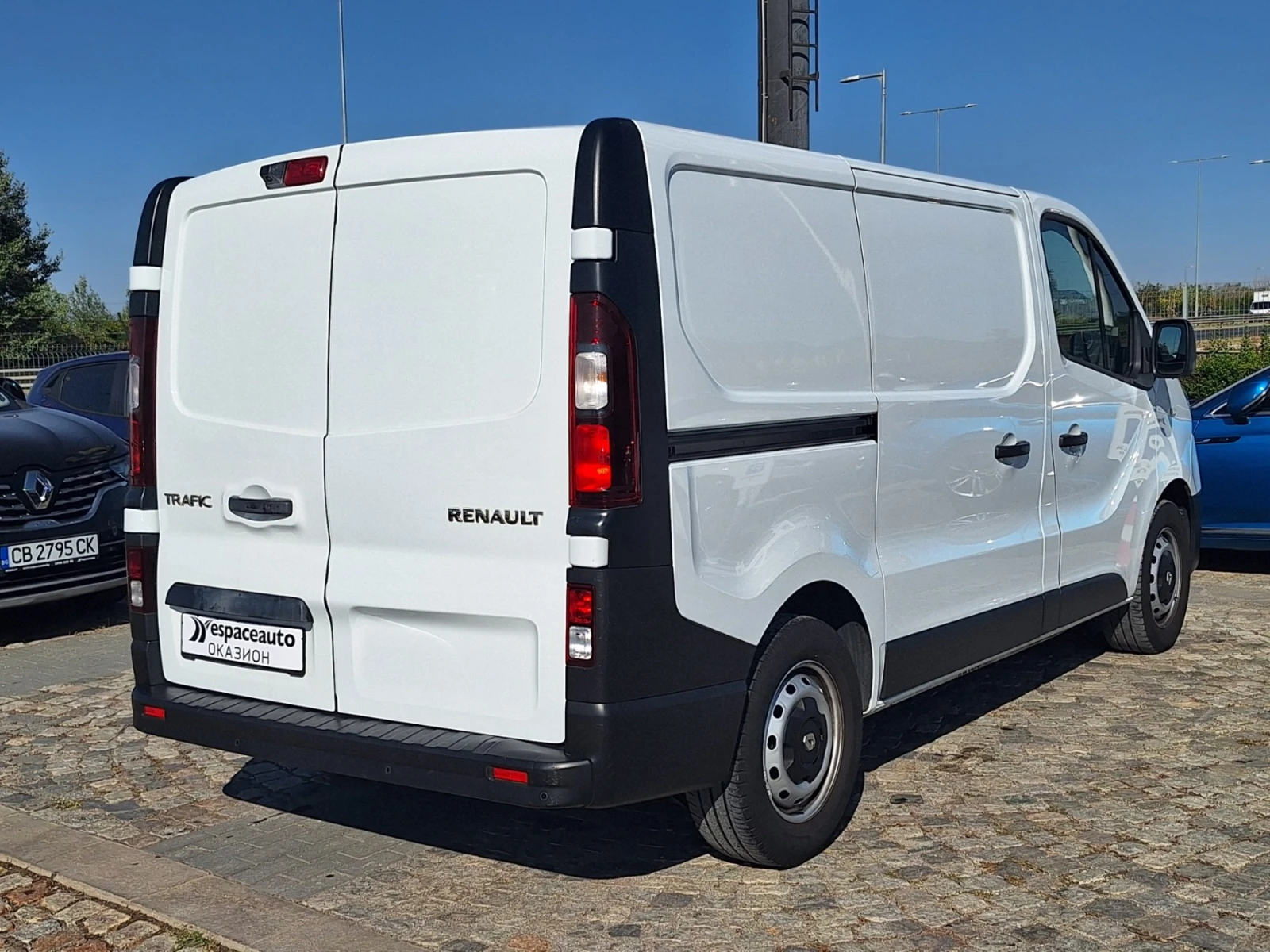Renault Trafic 2.0dCi/145к.с./L1H1/Life, снимка 4 - Бусове и автобуси - 56069623