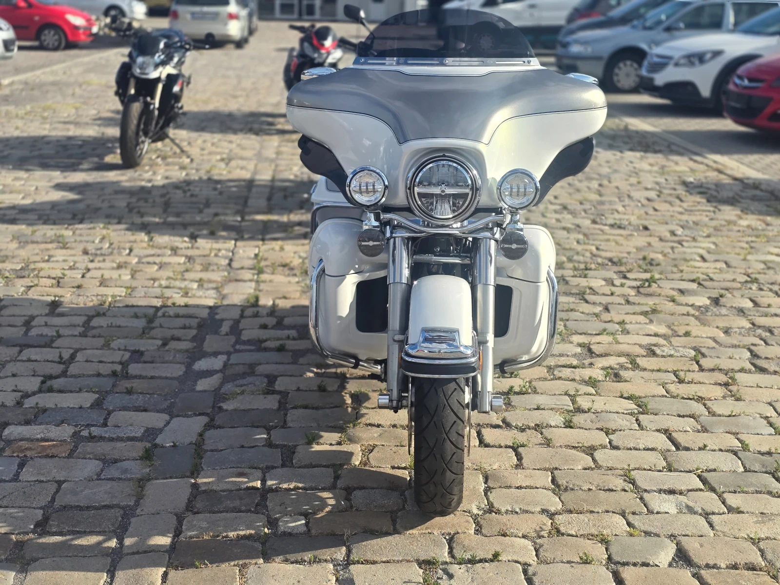 Harley-Davidson Electra Glide Classic БЯЛА ПЕРЛА ВСИЧКИ ЕКСТРИ  - изображение 3