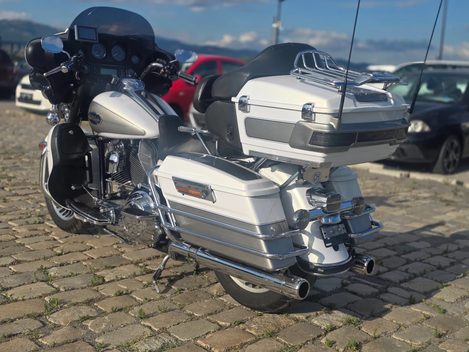 Harley-Davidson Electra Glide Classic БЯЛА ПЕРЛА ВСИЧКИ ЕКСТРИ  - изображение 4
