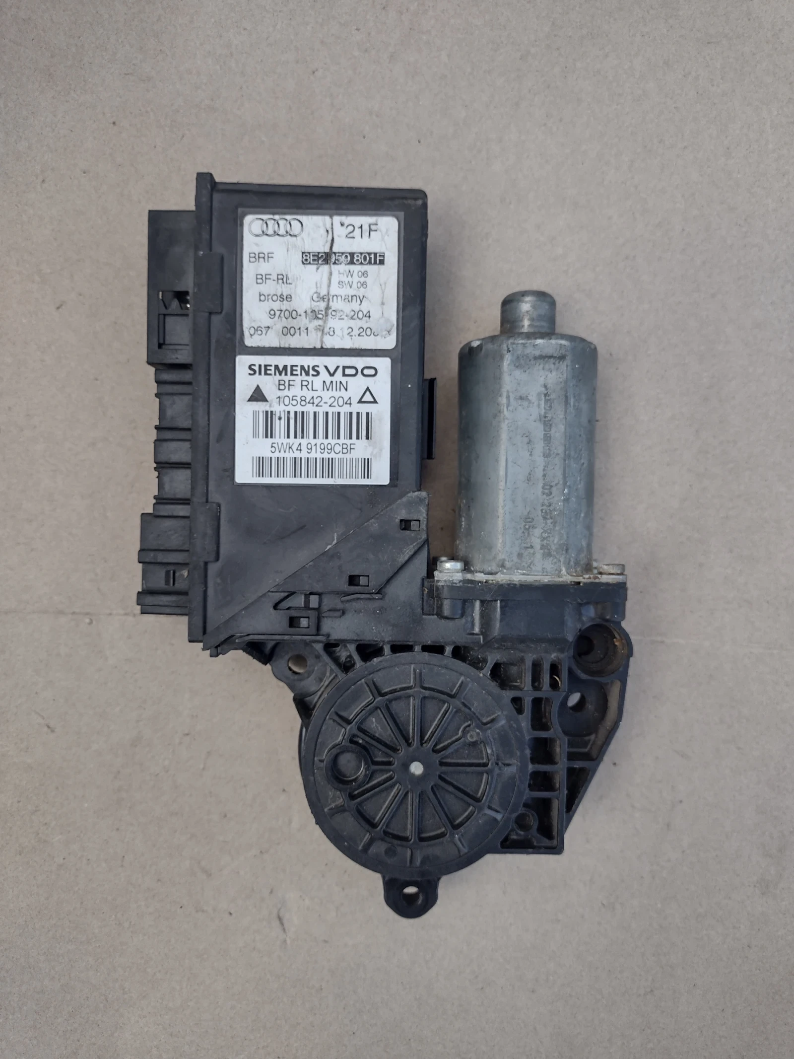 8E2959801F         AUDI A4 B7   5WK49199CBF  0130821765 | Mobile.bg   1