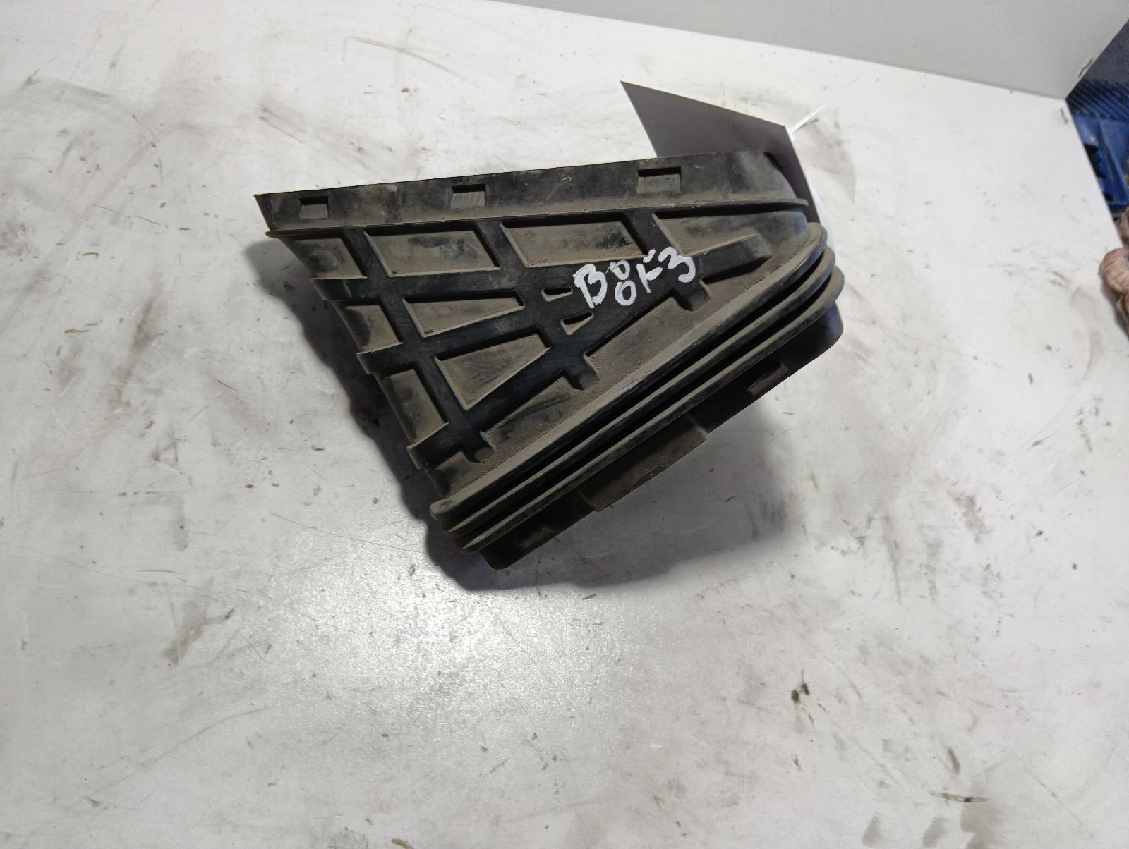 въздуховод 3.0TDI 8R0129739 Audi A4