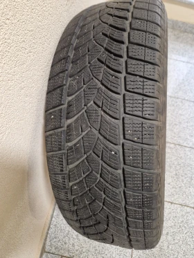 Гуми Зимни 225/55R19, снимка 4