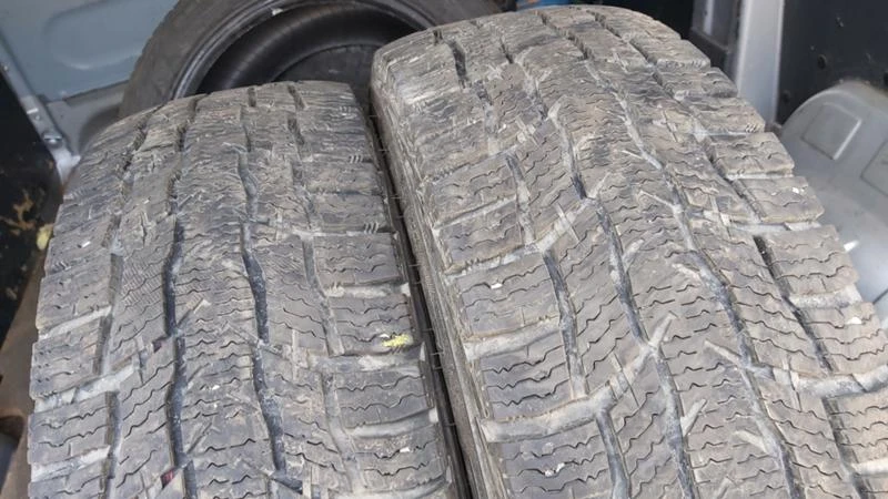 Гуми Зимни 205/80R16, снимка 2 - Гуми и джанти - 29253312