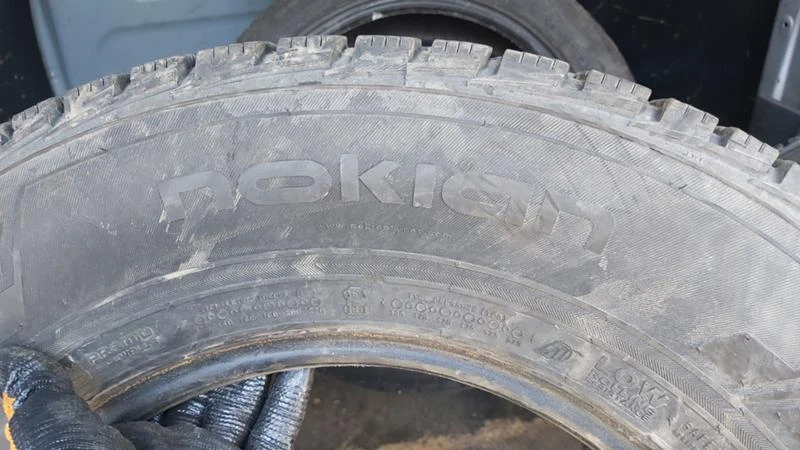 Гуми Зимни 205/80R16, снимка 6 - Гуми и джанти - 29253312