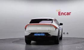 Kia EV6 * LONG RANGE* AWD* ПОДГРЕВ* ОБДУХВАНЕ* КАМЕРА* , снимка 4