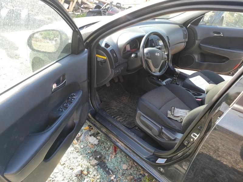 Hyundai I30 1.6i G4FC, снимка 10 - Автомобили и джипове - 45627324