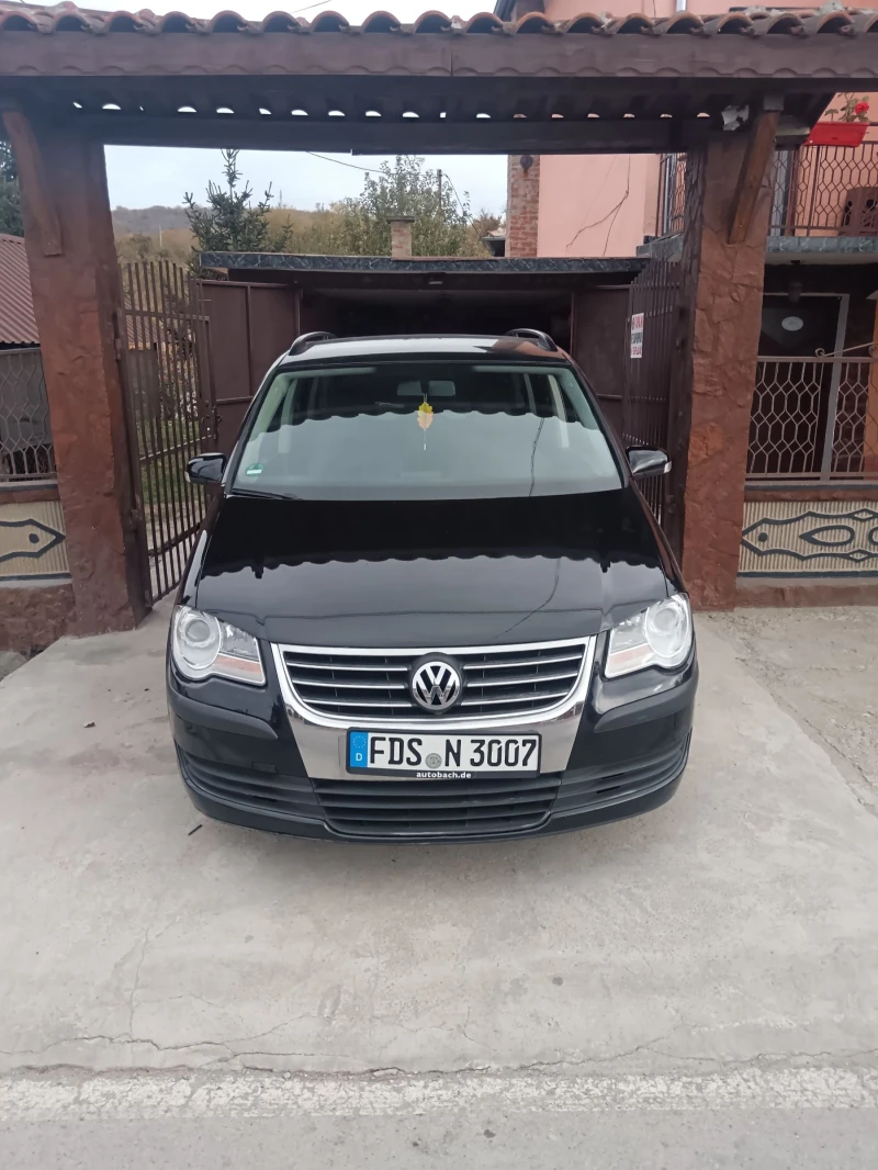 VW Touran 1.9 105 7 места, снимка 1 - Автомобили и джипове - 47913535