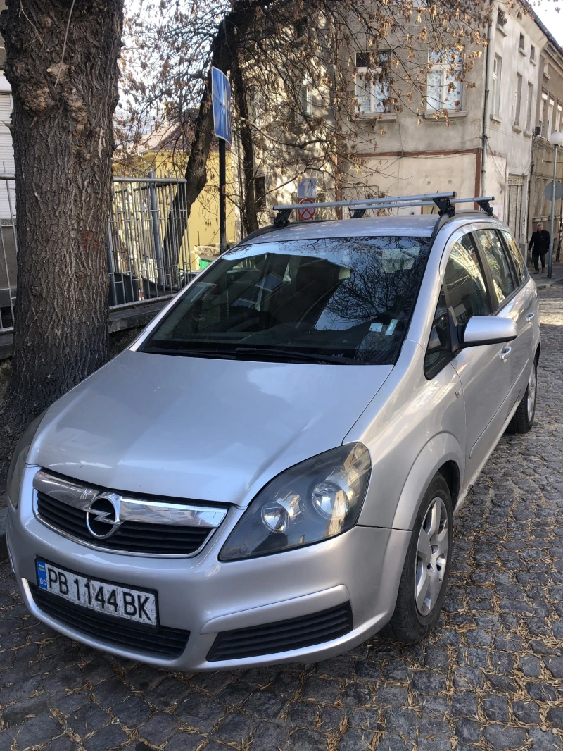 Opel Zafira B, снимка 3 - Автомобили и джипове - 48114131