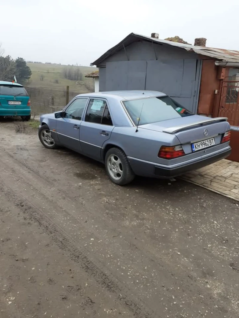 Mercedes-Benz 124 E200, снимка 6 - Автомобили и джипове - 48595972