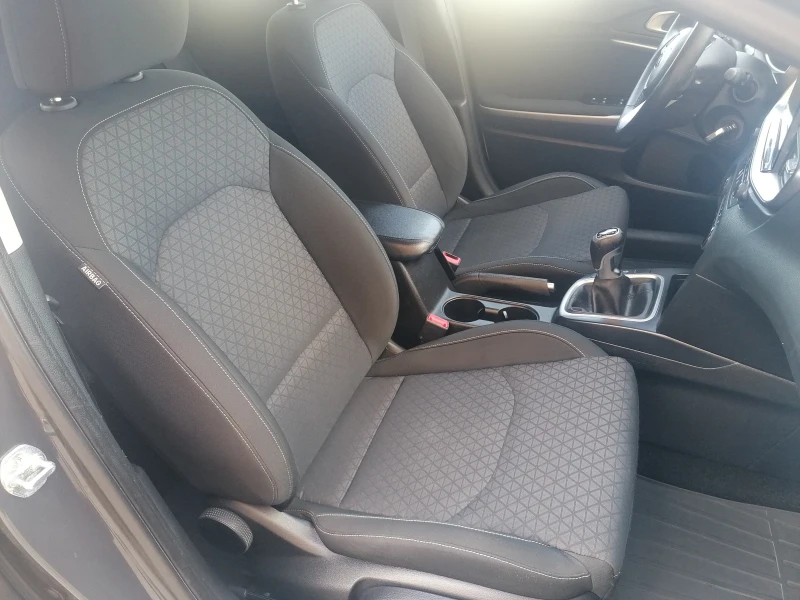 Kia Ceed 1.6 CRDI NAVI , снимка 10 - Автомобили и джипове - 51353119