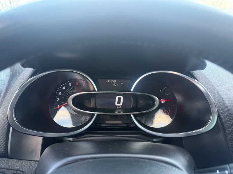 Renault Clio 0.9i 90kc. EURO 6, снимка 17 - Автомобили и джипове - 52815803