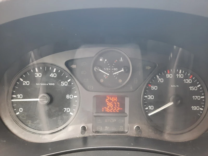 Citroen Berlingo 1.6hdi A/C LONG 3 PERSON, снимка 9 - Автомобили и джипове - 53423924