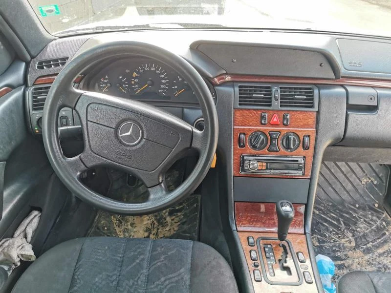 Mercedes-Benz E 290 2.9TD, снимка 8 - Автомобили и джипове - 36072476