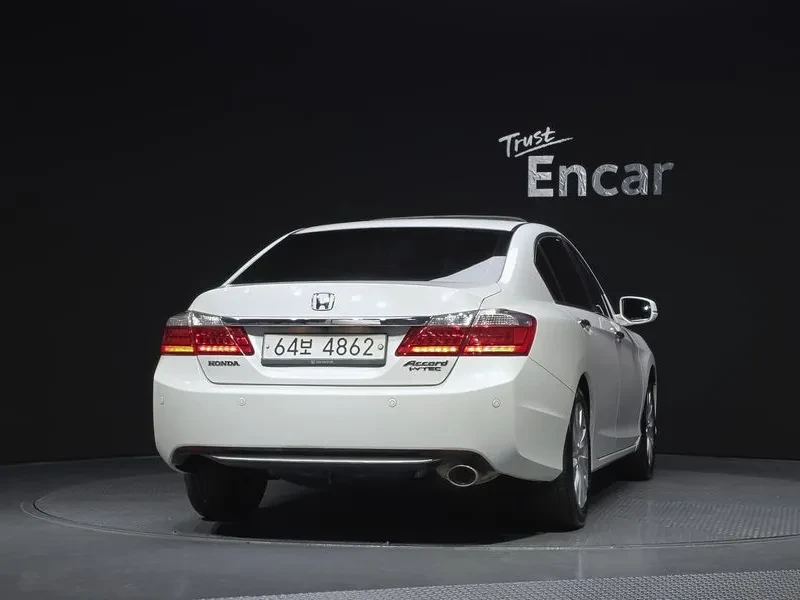 Honda Accord 2.4 9Th Generation, снимка 4 - Автомобили и джипове - 55841607