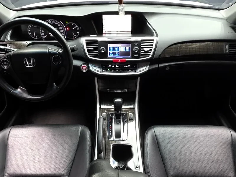 Honda Accord 2.4 9Th Generation, снимка 7 - Автомобили и джипове - 55841607