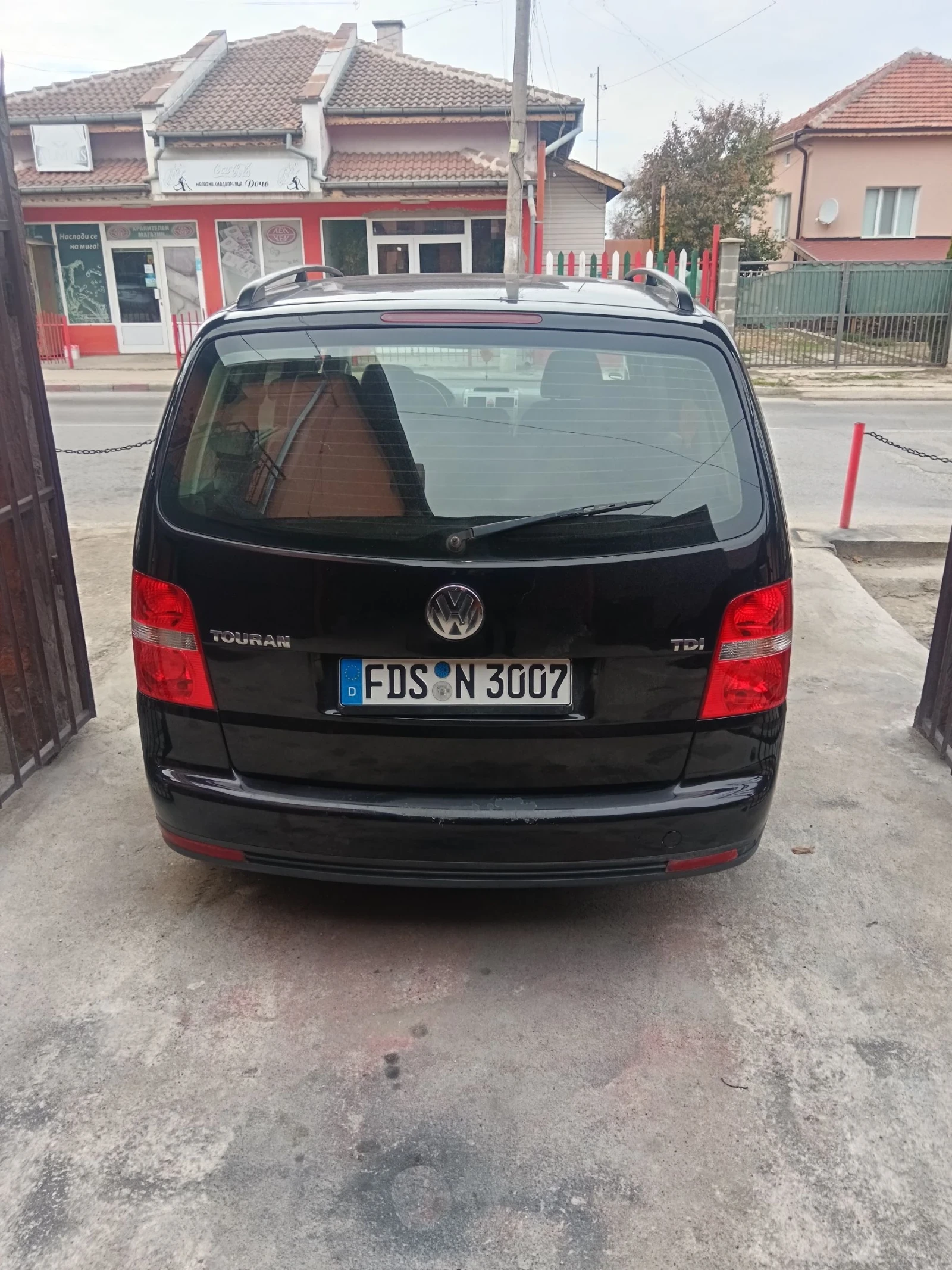 VW Touran 1.9 105 7 места - изображение 4