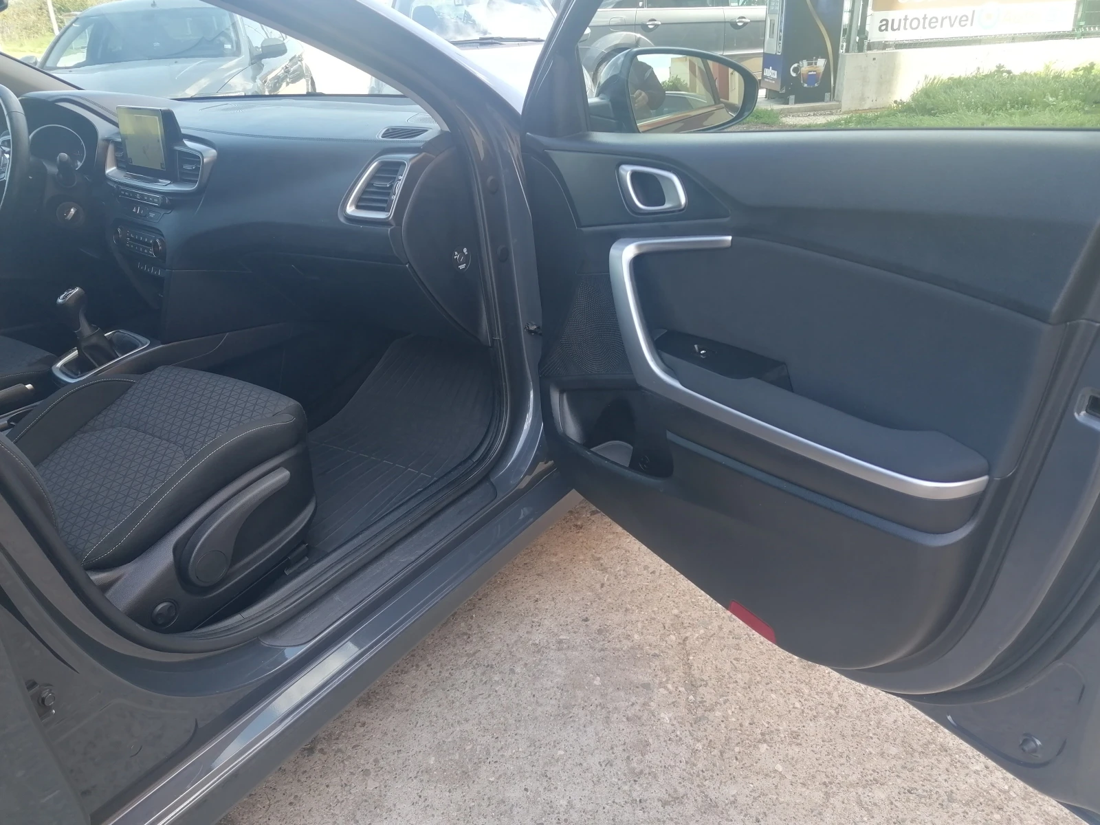 Kia Ceed 1.6 CRDI NAVI  | Mobile.bg   12