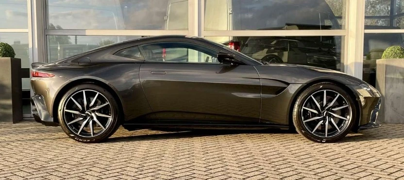 Aston Martin V8 Vantage  - изображение 3