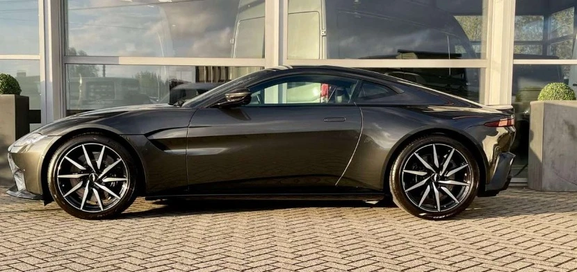 Aston Martin V8 Vantage  - изображение 2