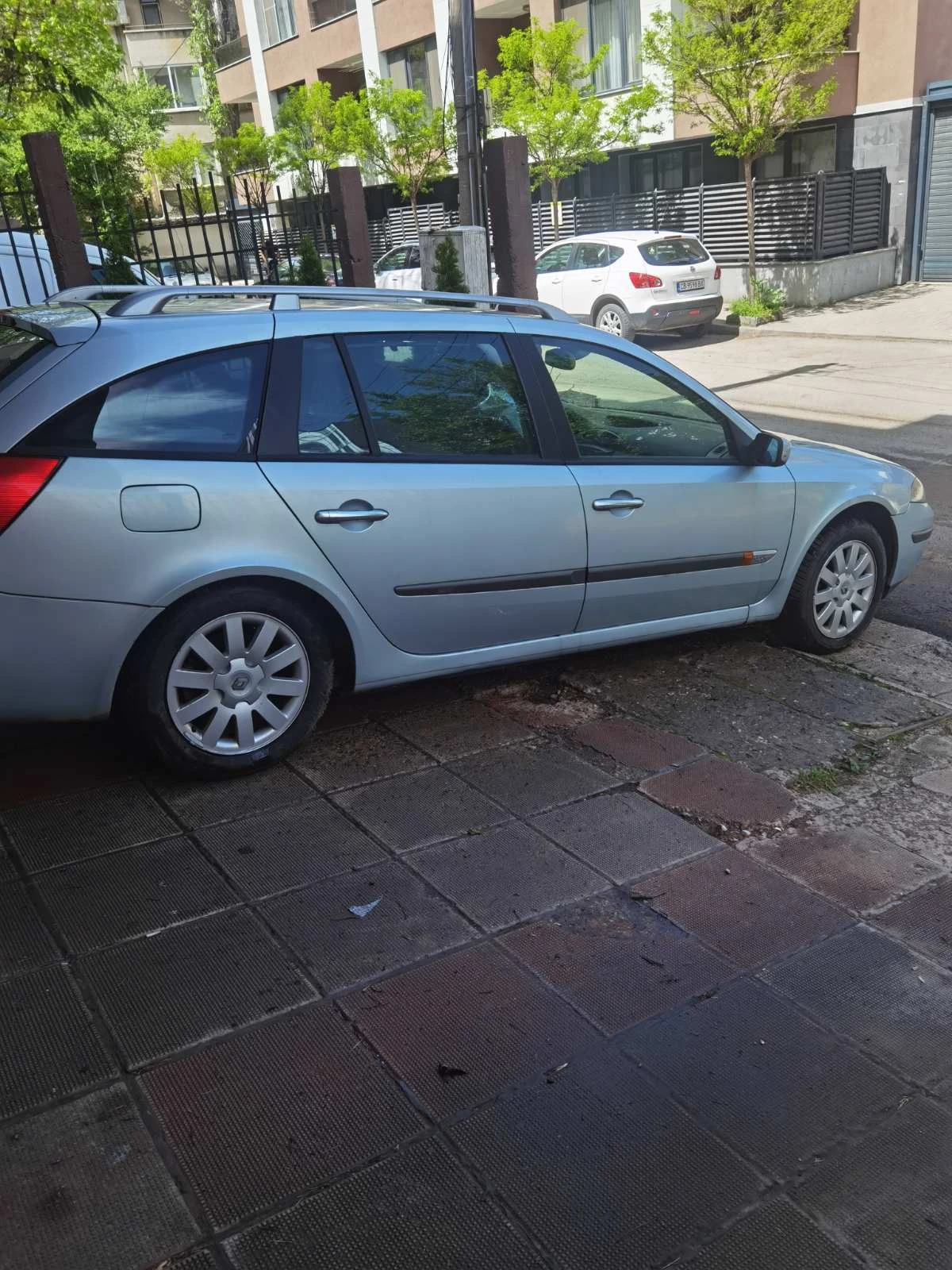 Renault Laguna 1.9dci  - изображение 2