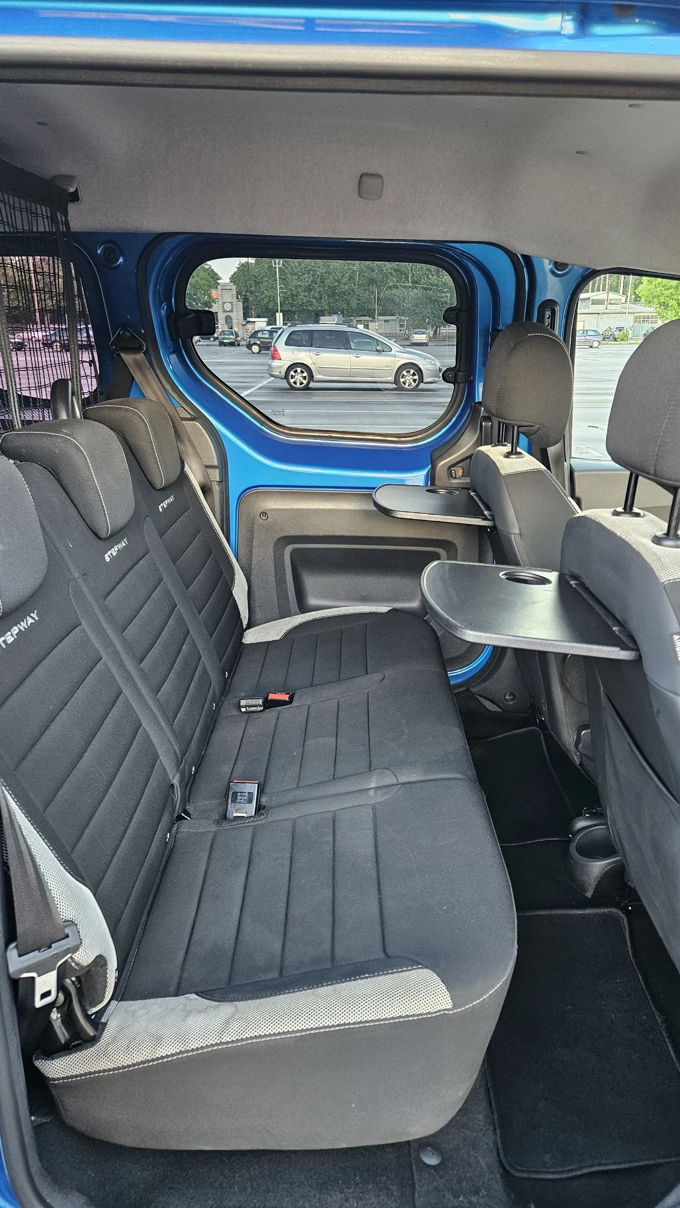 Dacia Dokker Stepway 1.6 SCe-Газ 109 к.с - изображение 9