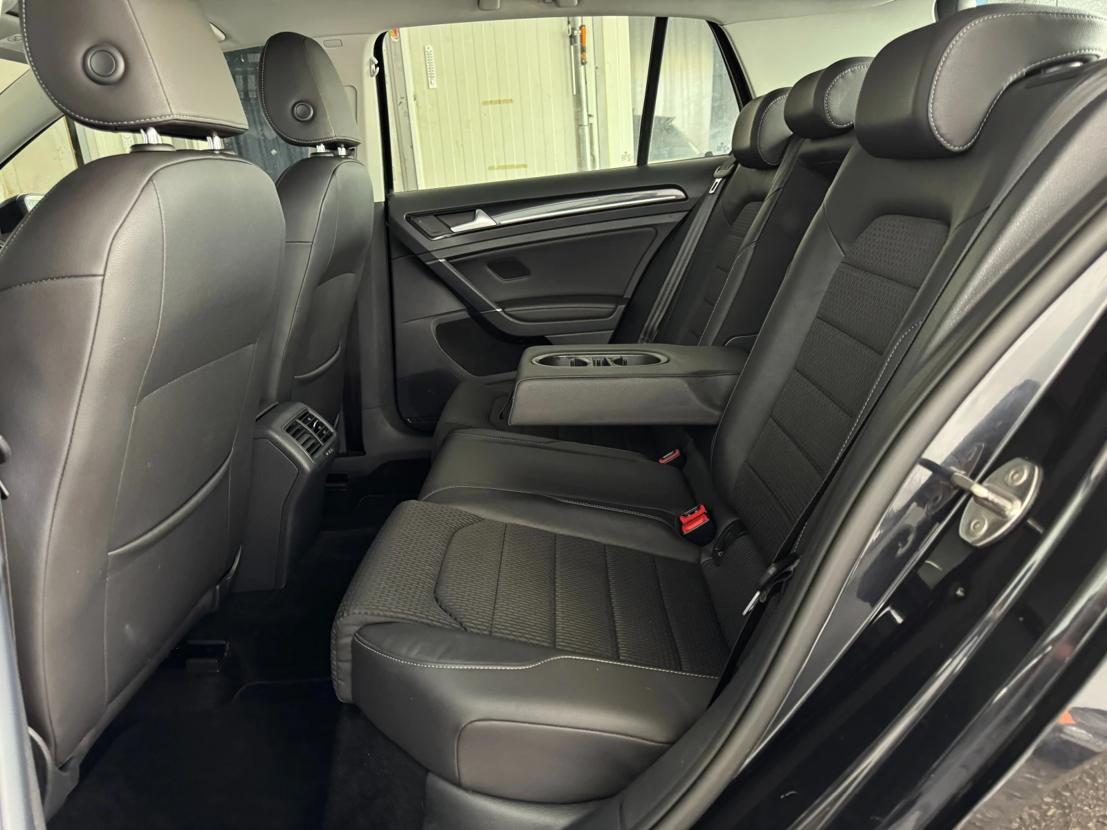 VW Golf 2.0TDI* 150к.с* СЕРВИЗНА КНИЖКА С ПЪЛНА ИСТОРИЯ VW - изображение 8