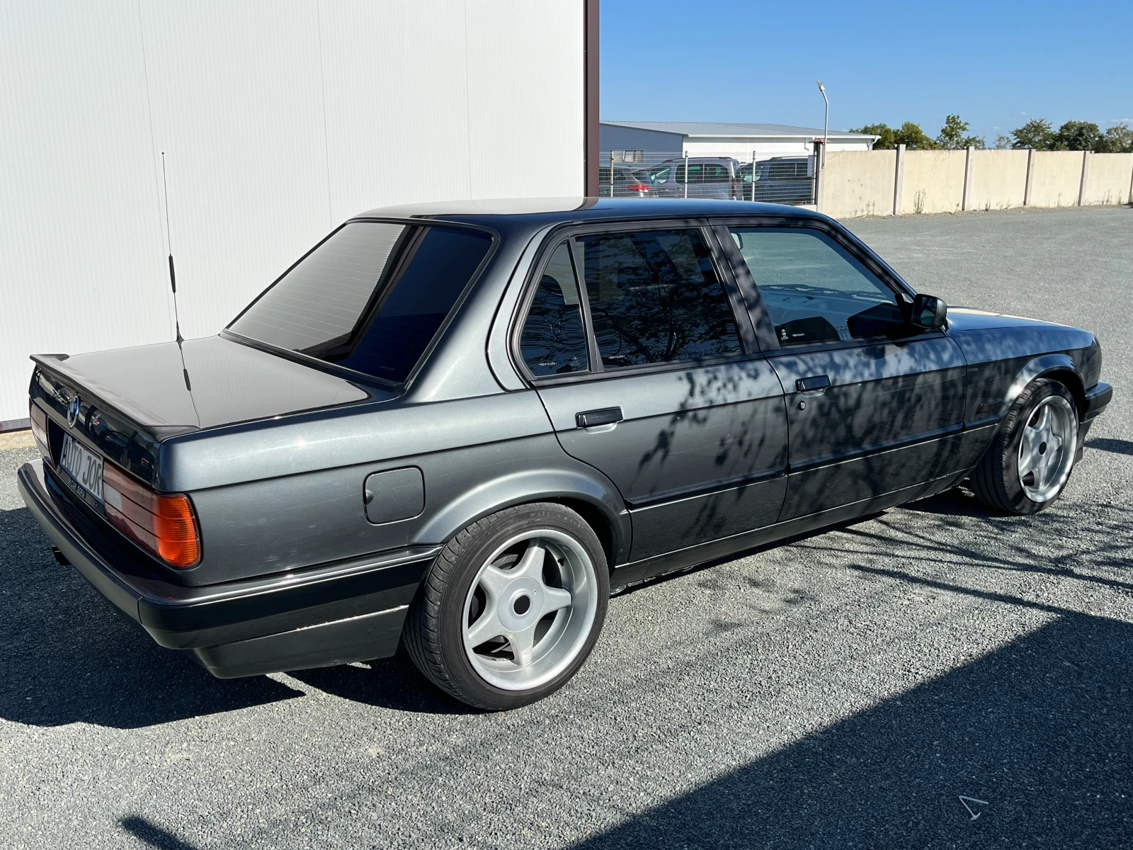 BMW 318  - изображение 5
