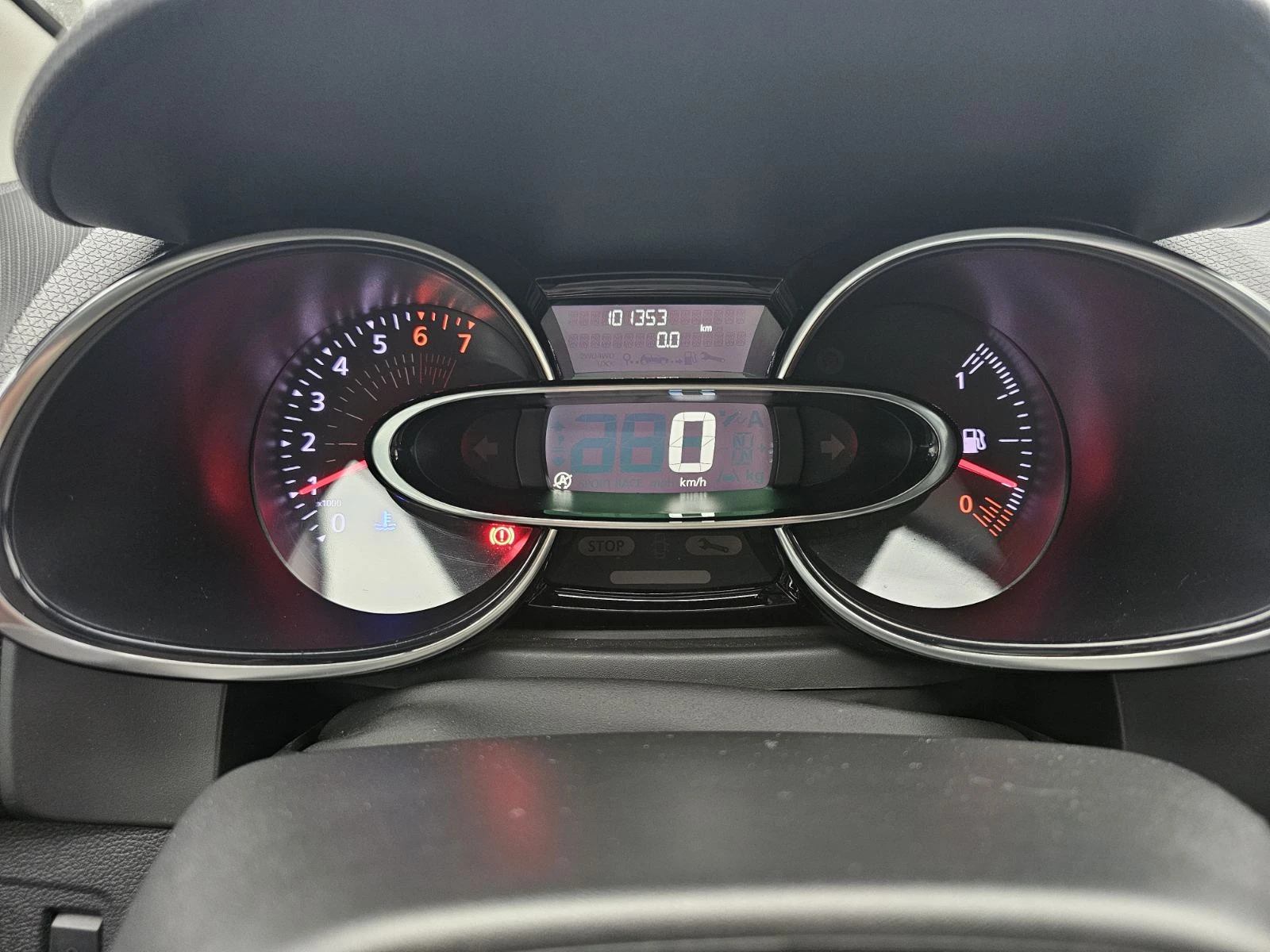 Renault Clio 0.9 TCe 75 - изображение 8