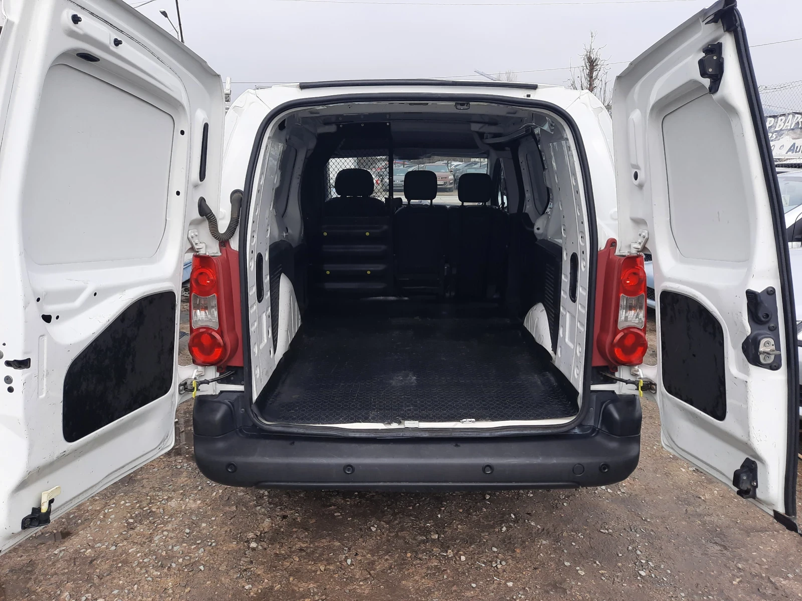 Citroen Berlingo 1.6hdi A/C LONG 3 PERSON - изображение 6