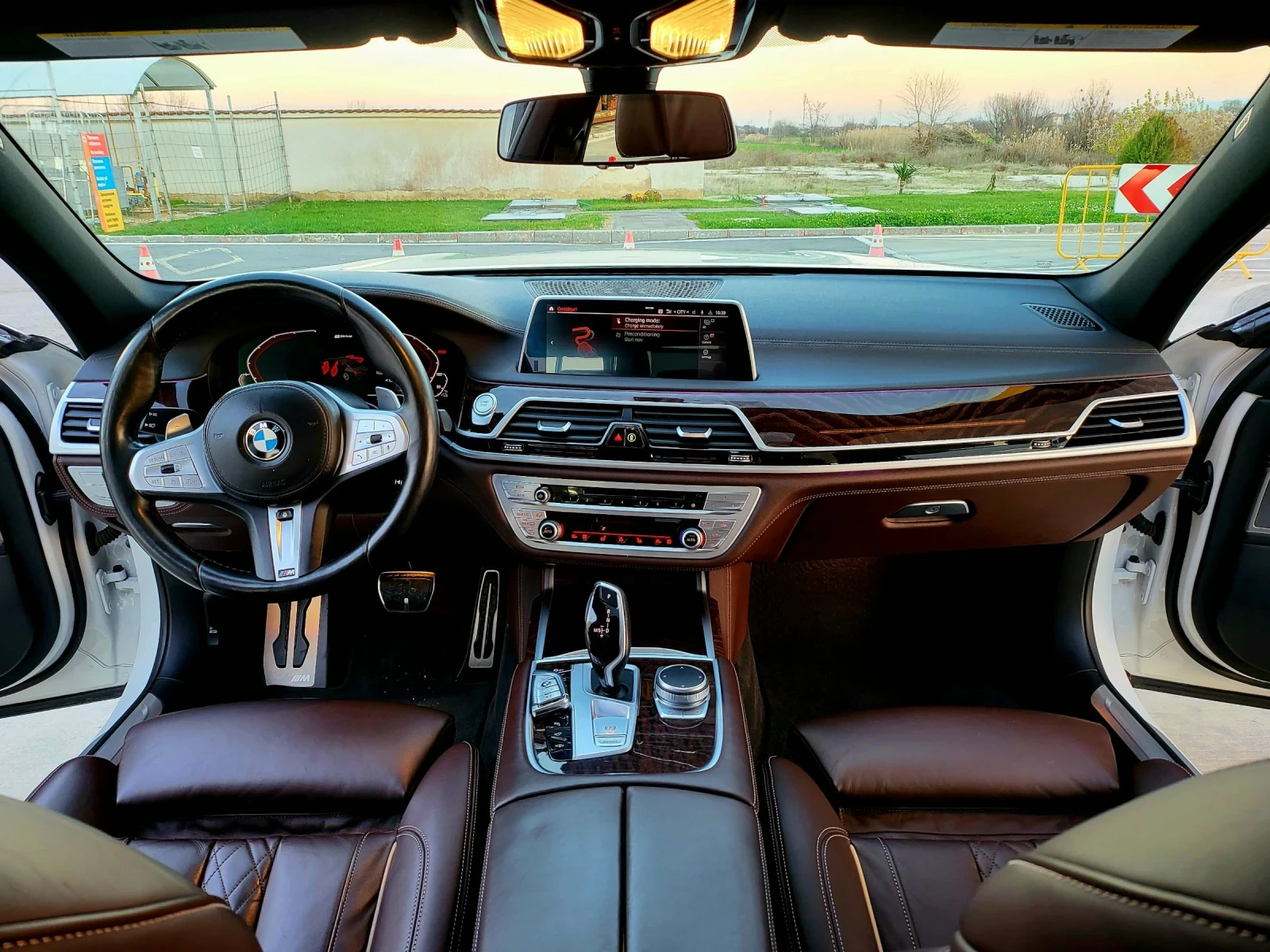 BMW 745 Le Xdrive Plugin Hybrid, снимка 9 - Автомобили и джипове - 53432347