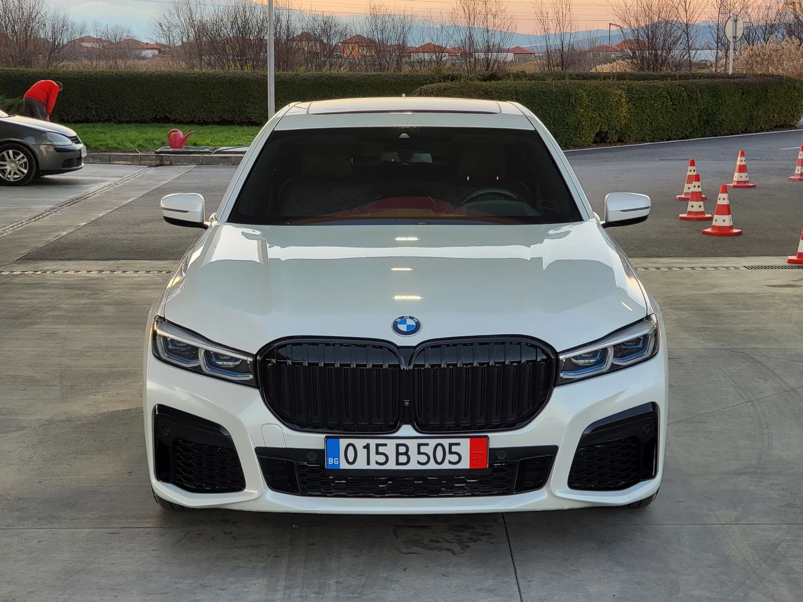 BMW 745 Le Xdrive Plugin Hybrid, снимка 3 - Автомобили и джипове - 53432347