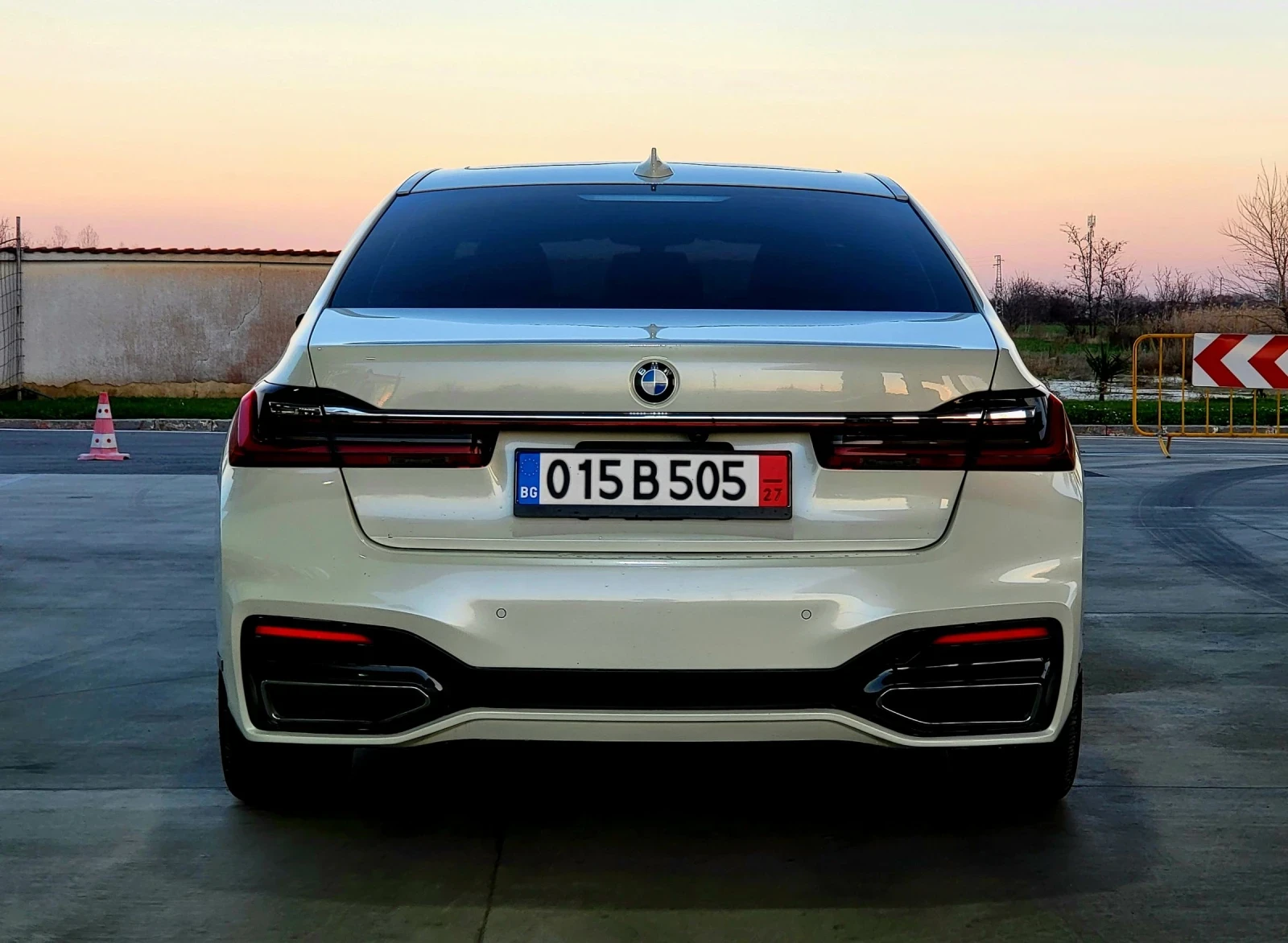 BMW 745 Le Xdrive Plugin Hybrid, снимка 6 - Автомобили и джипове - 53432347