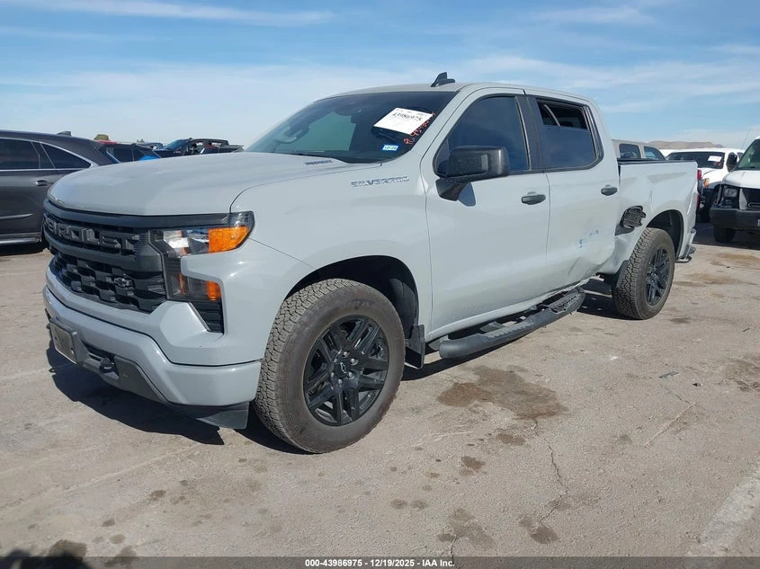 Chevrolet Silverado 1500 2Wd Short Bed Custom, снимка 2 - Автомобили и джипове - 53817640