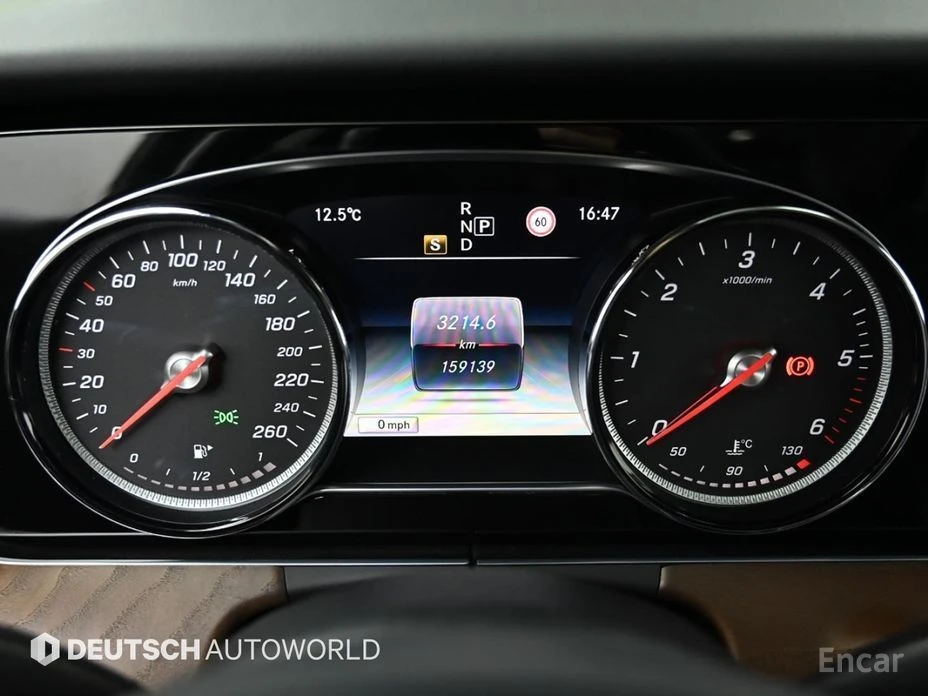 Mercedes-Benz E 220, снимка 8 - Автомобили и джипове - 53972797