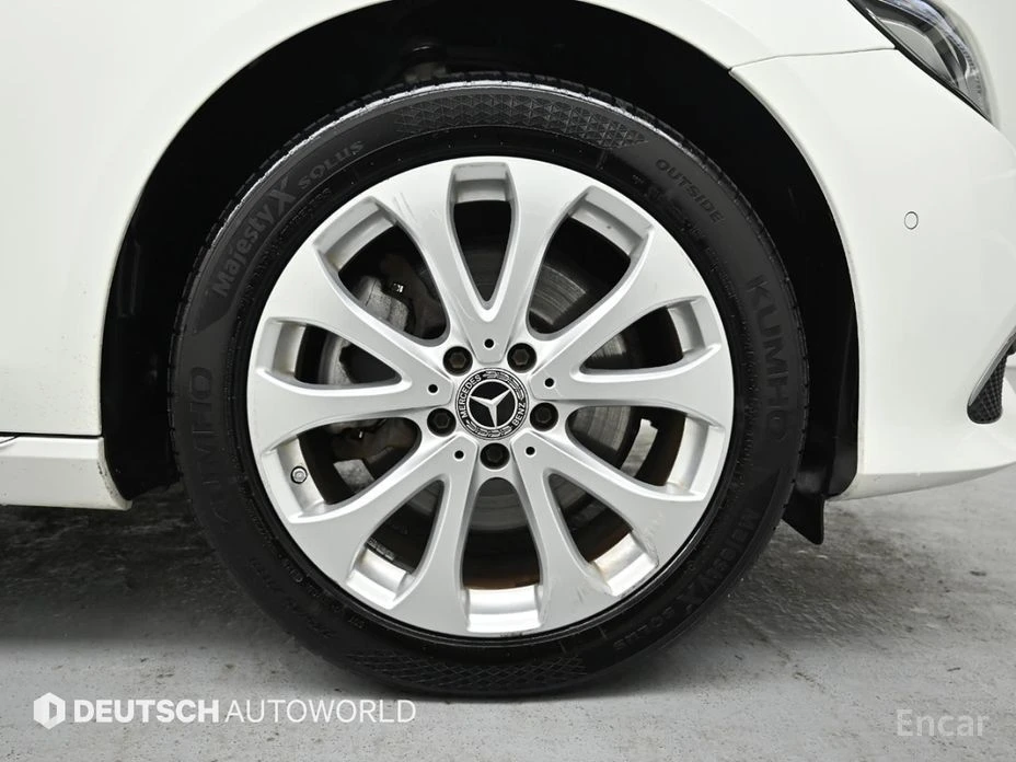 Mercedes-Benz E 220, снимка 5 - Автомобили и джипове - 53972797