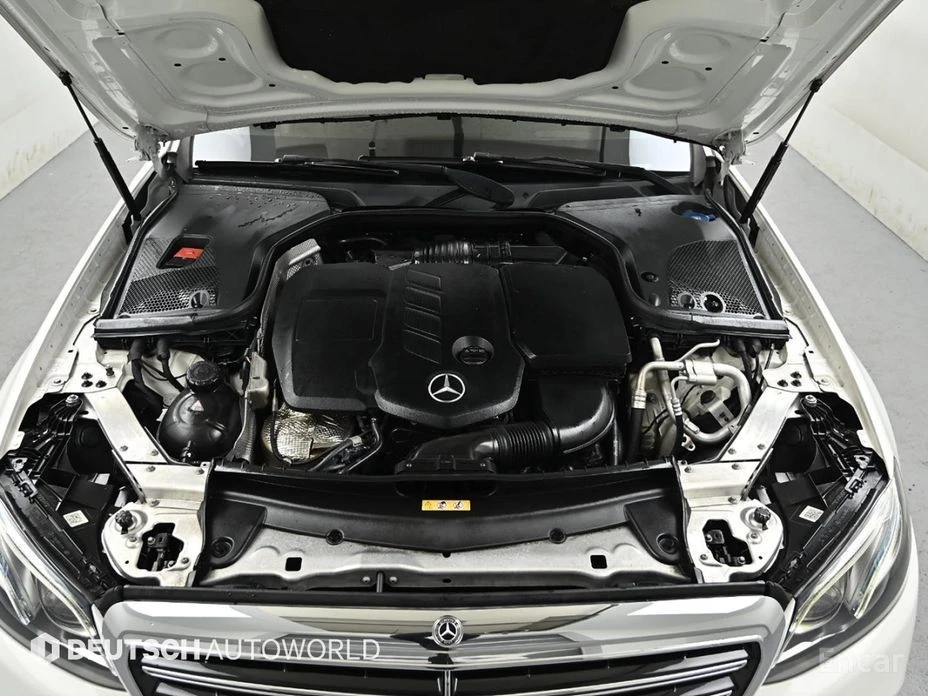 Mercedes-Benz E 220, снимка 6 - Автомобили и джипове - 53972797