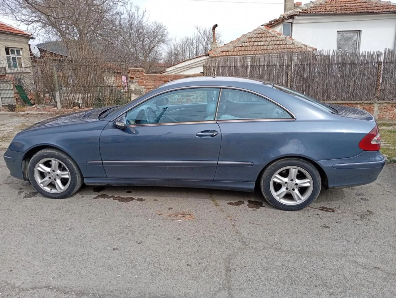 Mercedes-Benz CLK 270 CDI, снимка 2 - Автомобили и джипове - 53977587