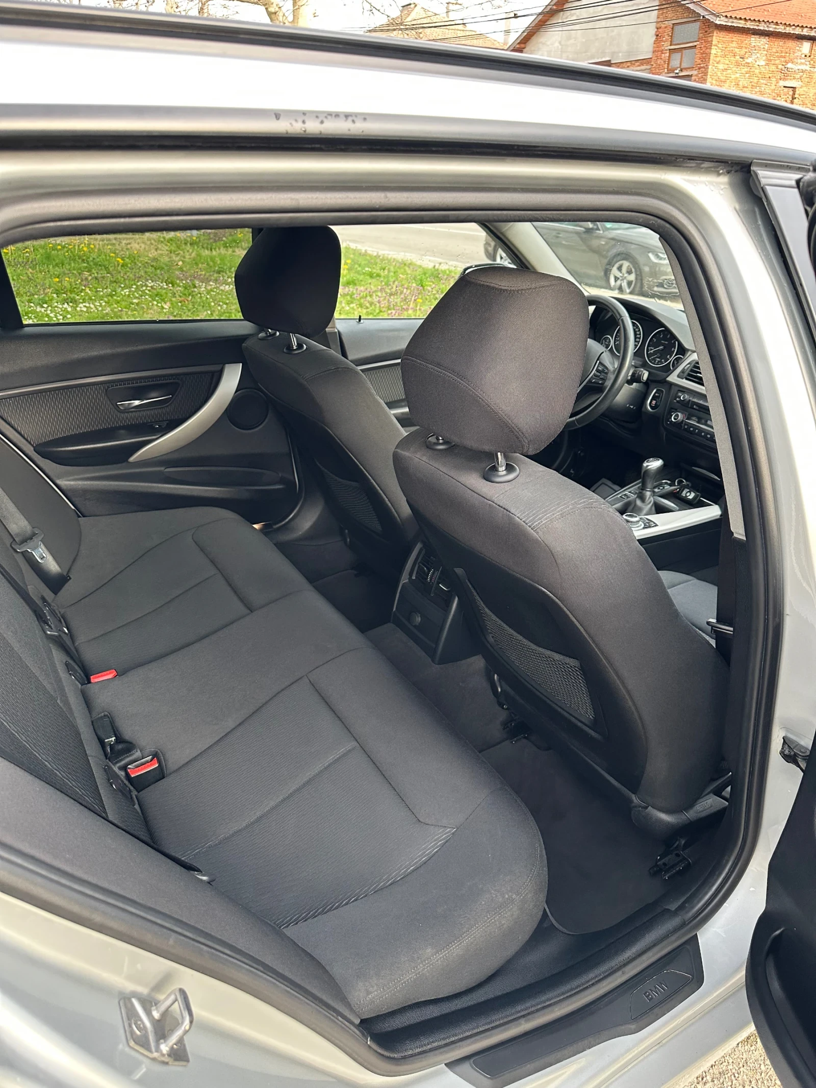 BMW 318 2.0 DIESEL X-DRIVE AUSTRIA, снимка 9 - Автомобили и джипове - 53985772