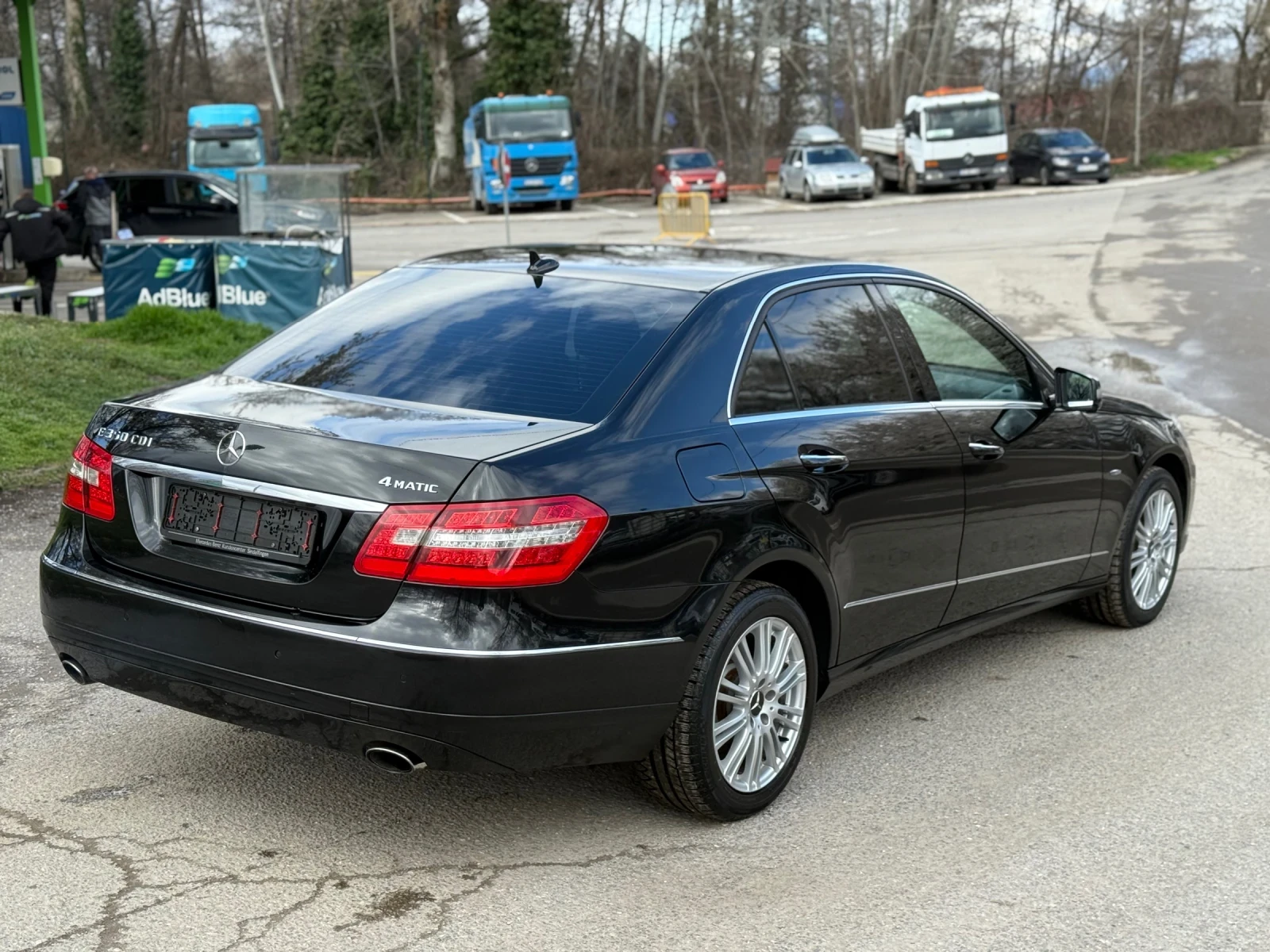 Mercedes-Benz E 350 KEY LESS GO 4MATIC, снимка 4 - Автомобили и джипове - 54083510