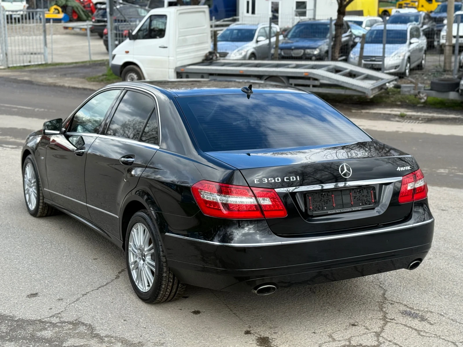 Mercedes-Benz E 350 KEY LESS GO 4MATIC, снимка 3 - Автомобили и джипове - 54083510