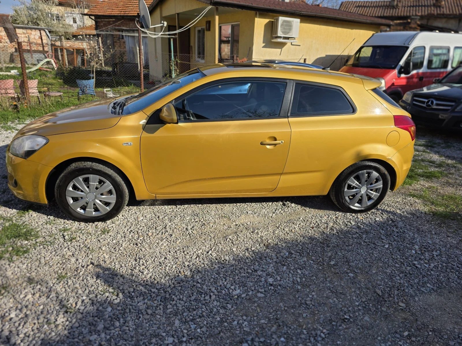 Kia Ceed 2.0 КУПЕ-ШВЕЙЦАРИЯ , снимка 2 - Автомобили и джипове - 54129681