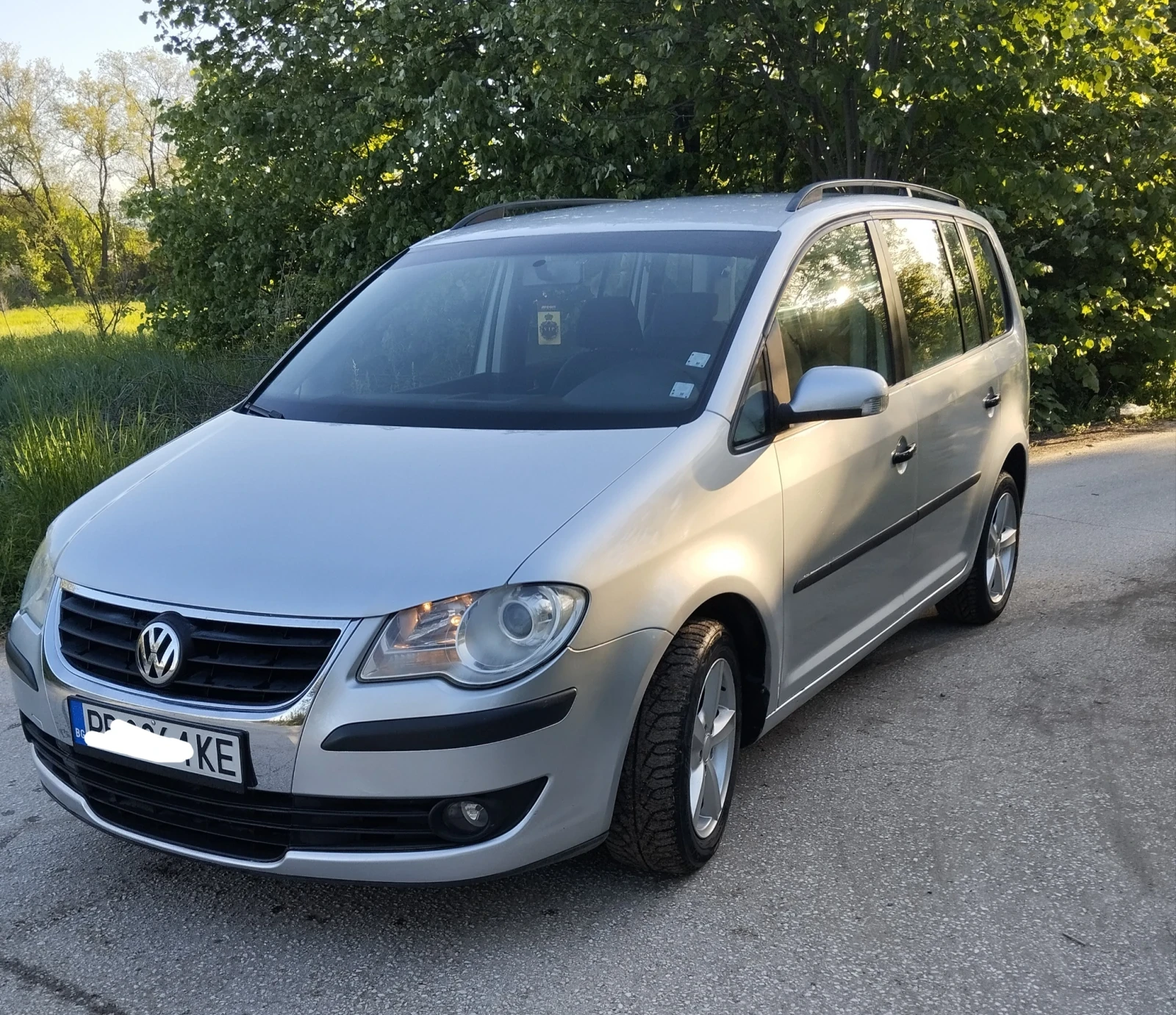 VW Touran 1.9 105 7местен, снимка 13 - Автомобили и джипове - 54480753