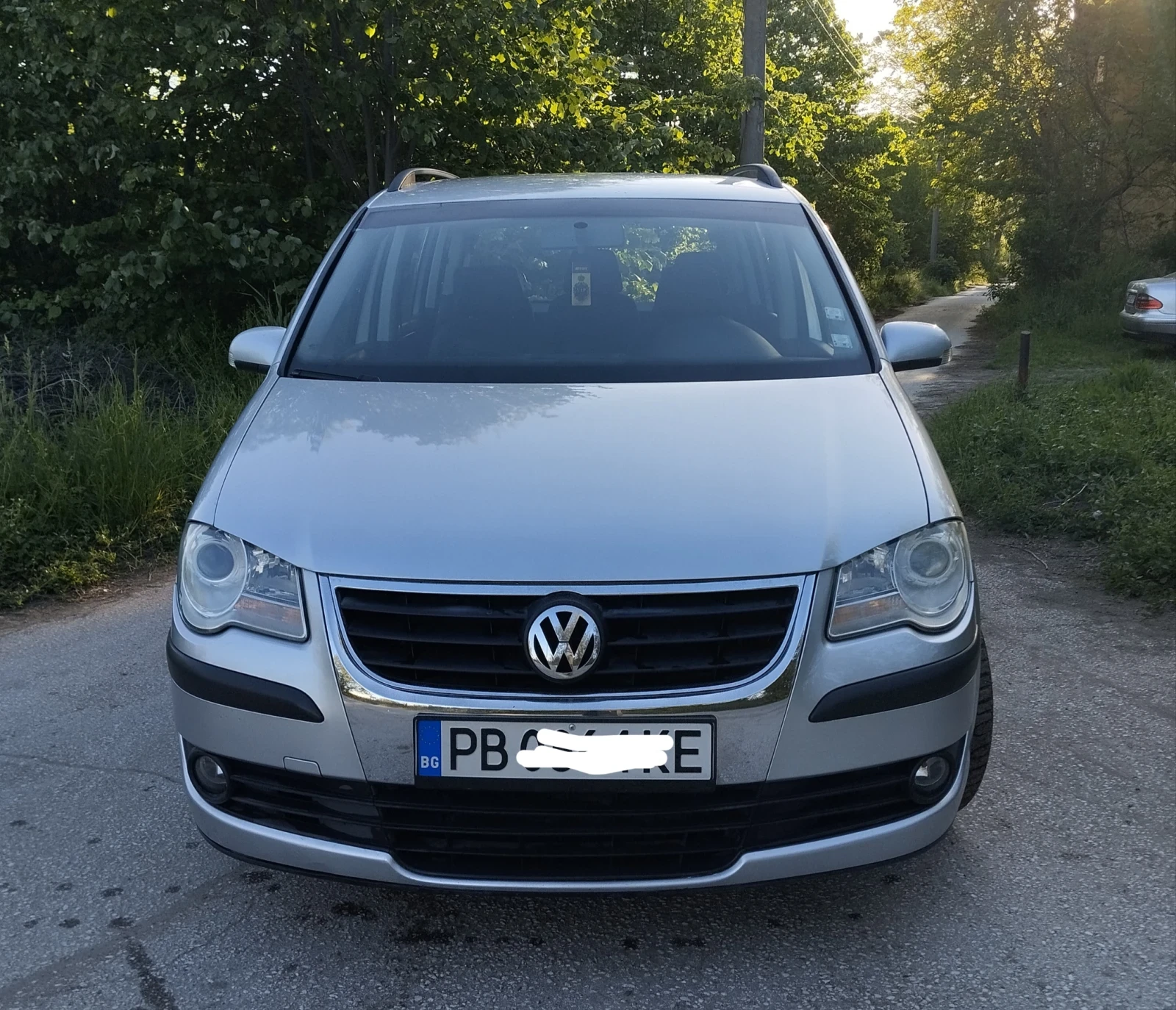 VW Touran 1.9 105 7местен, снимка 11 - Автомобили и джипове - 54480753