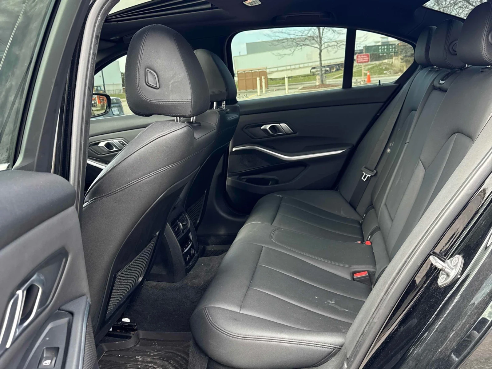 BMW 330 XDRIVE * ПОДГРЕВ * ПАНОРАМА * АВТОКРЕДИТ * CARFAX, снимка 10 - Автомобили и джипове - 54586930