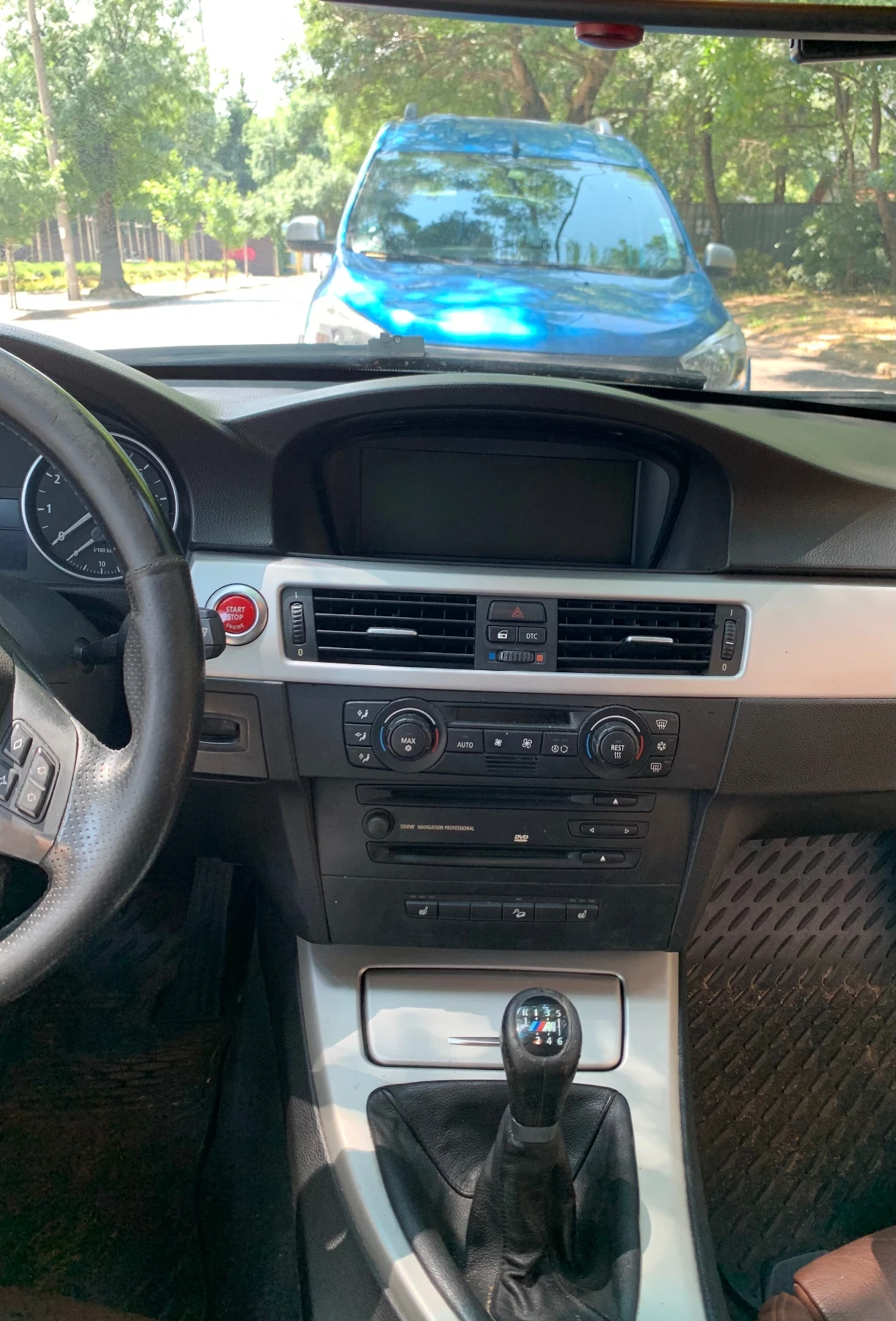 BMW 330, снимка 12 - Автомобили и джипове - 55119174